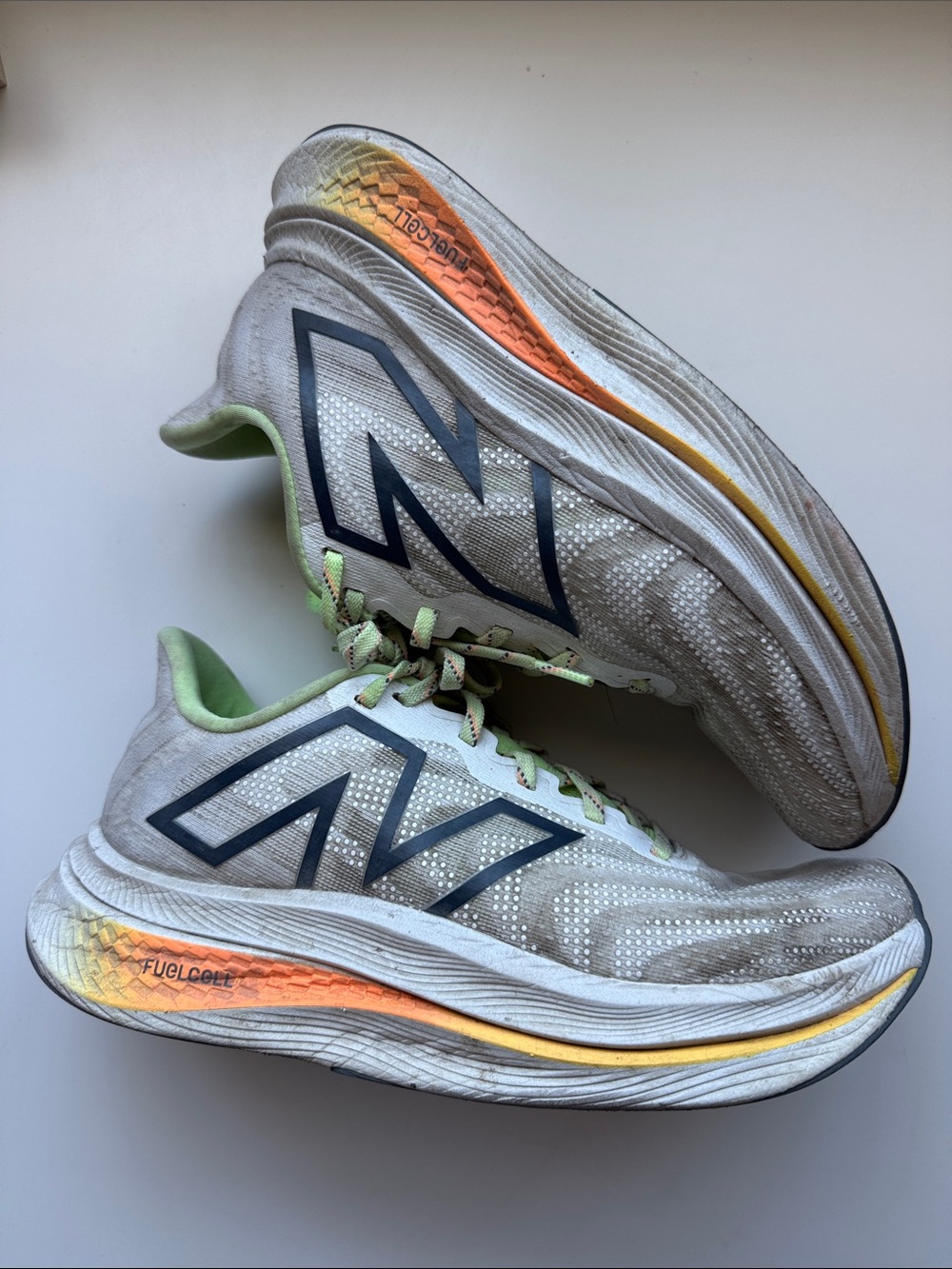 New Balance FuelCell SuperComp Trainer v2